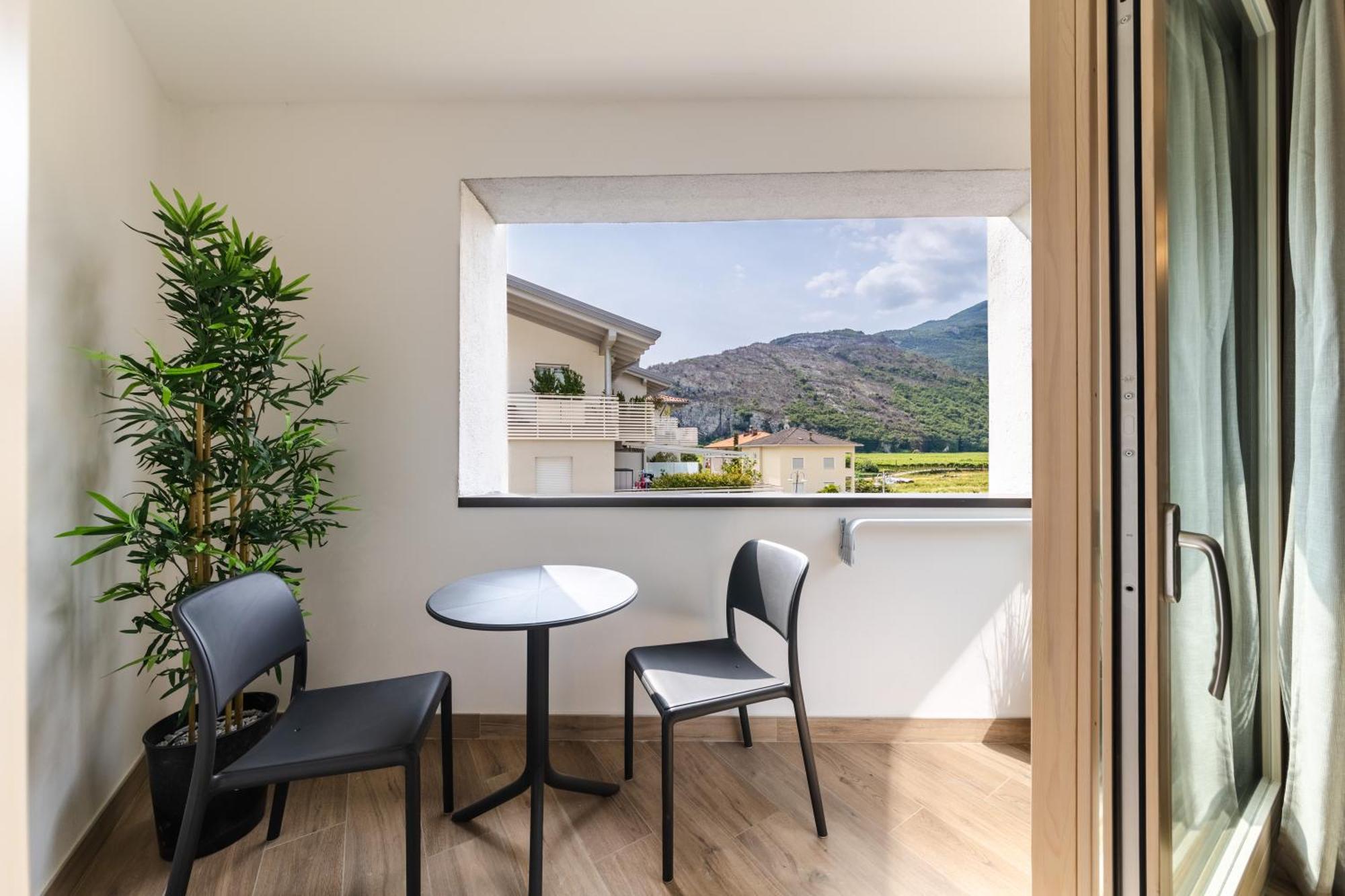 Boutique Apartments By Annalisa Torbole Sul Garda Exterior photo